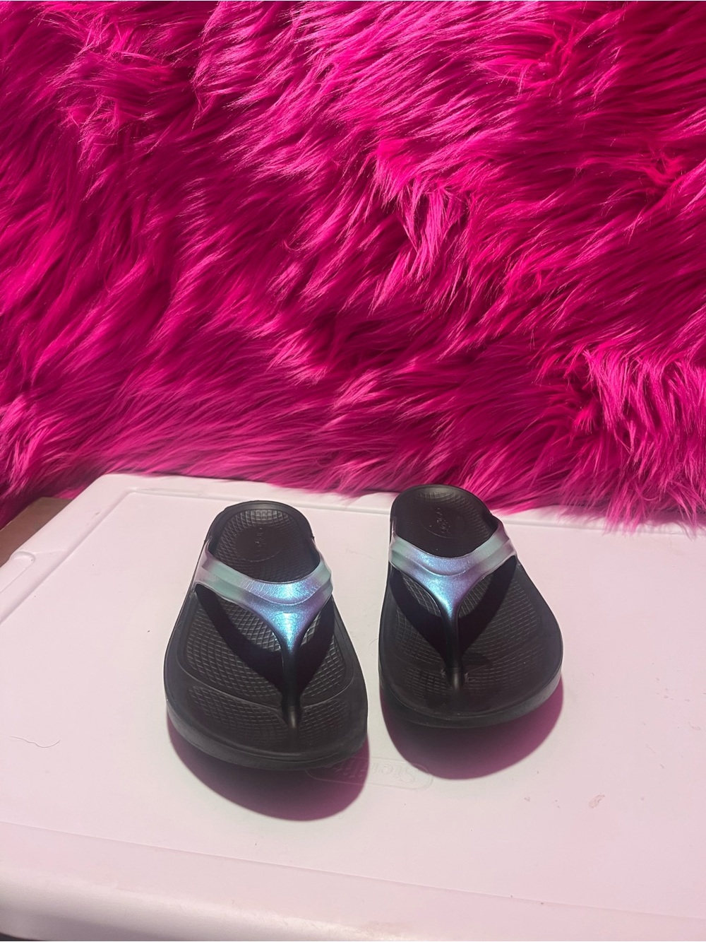 OOFOS Metallic Slide Sandals